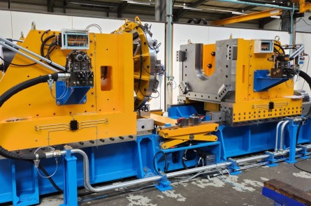 Système progressif 46 pts sur Calibreuses de roue matériel agricole - Automatic greasing on agricultural equipment wheel sizers. Système progressif 46 pts sur Calibreuses de roue matériel agricole - Automatic greasing on agricultural equipment wheel sizers.